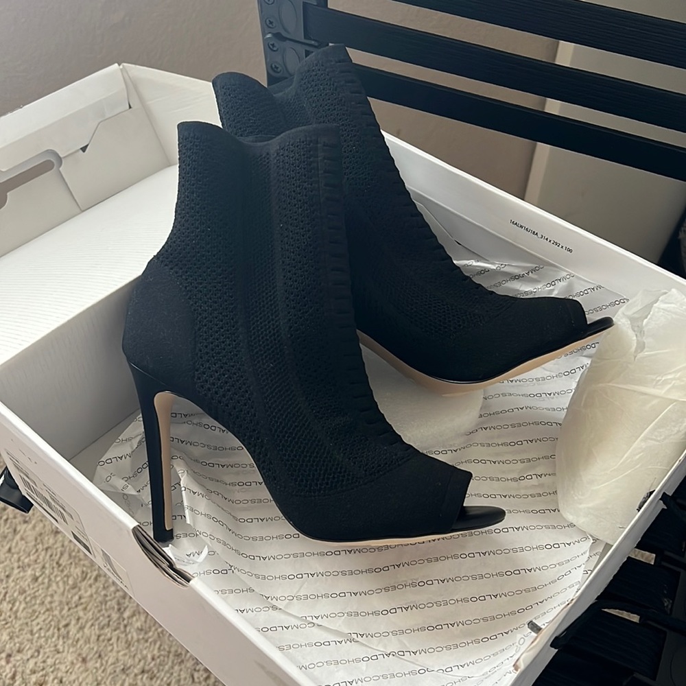 ALDO Knitted boots with heel